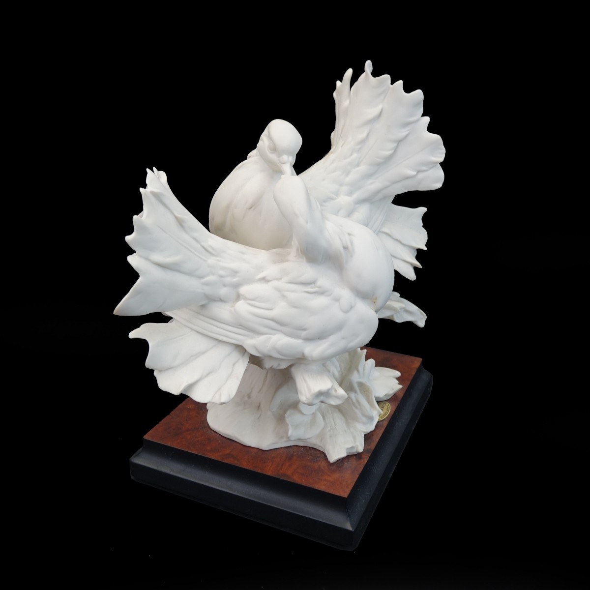 G. Armani Figurine "Kissing Doves"