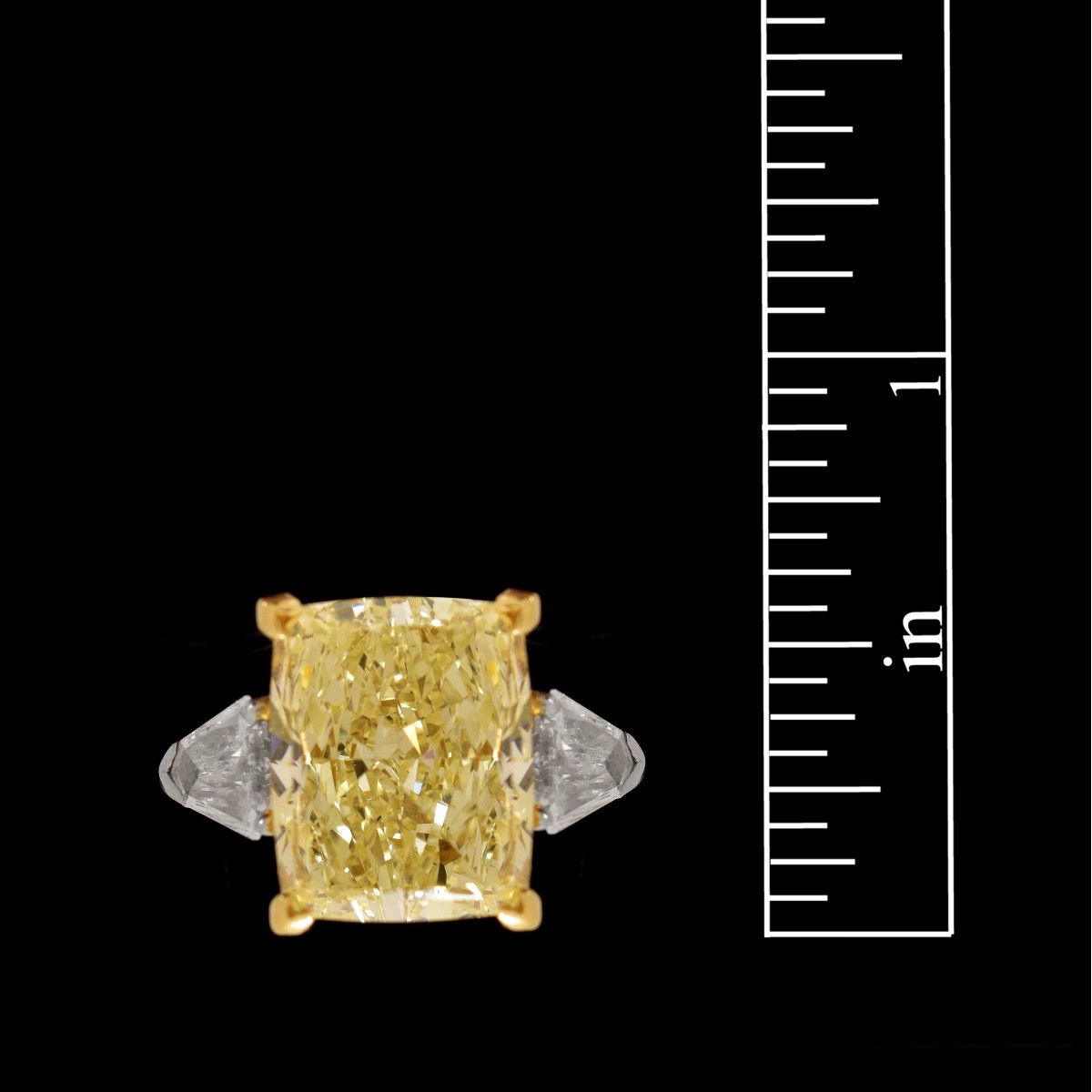 Graff 8.56ct Fancy Yellow Diamond Ring