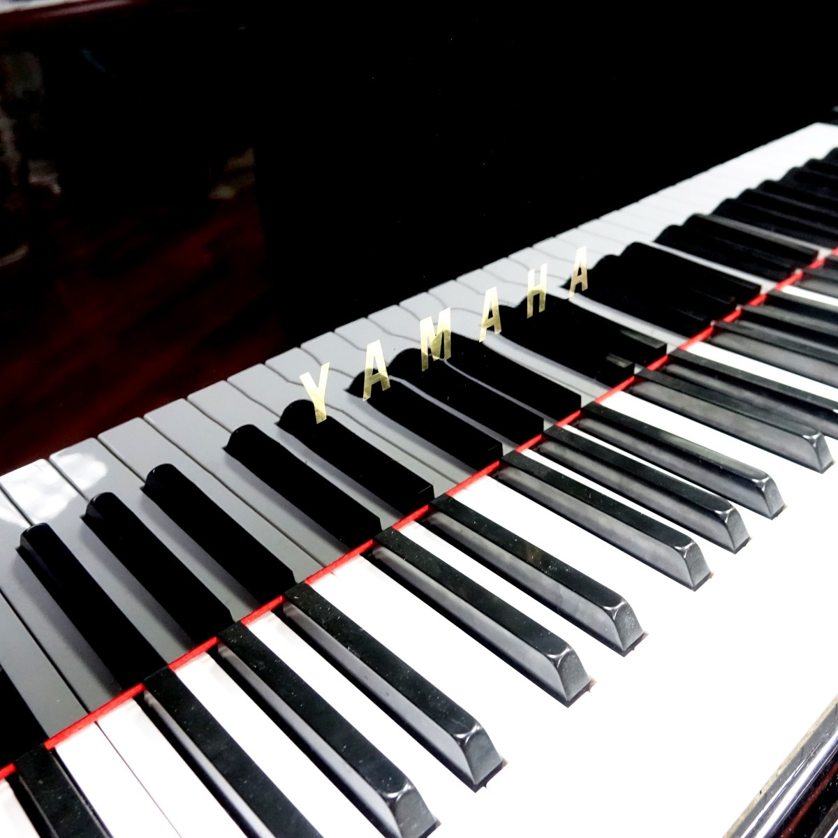 Yamaha C2PE 5'8" Baby Grand Piano