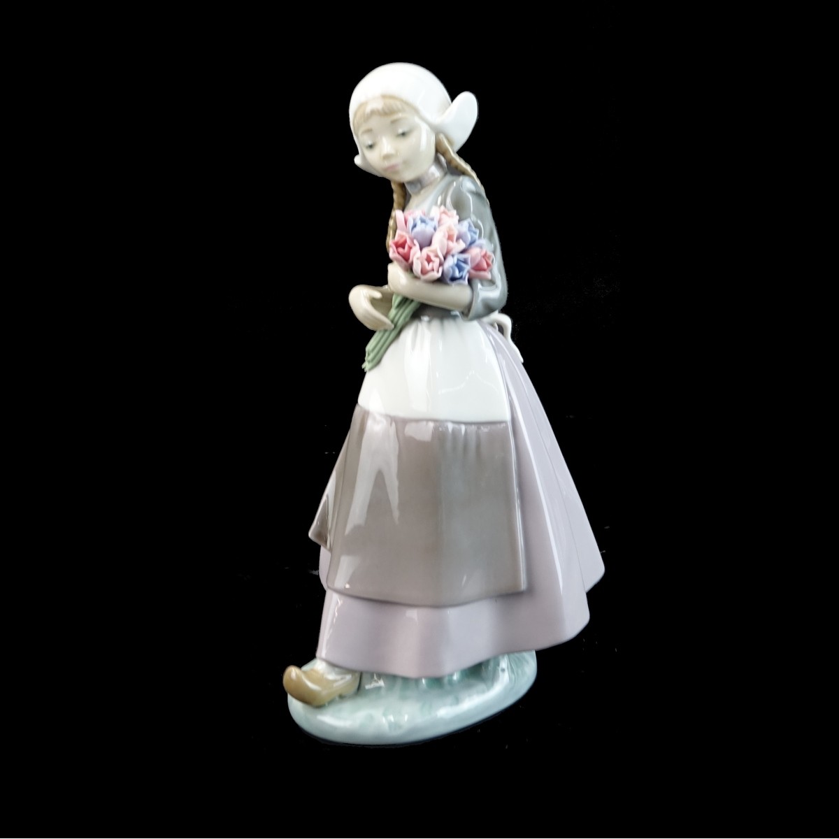 Lladro Glazed Porcelain Figurine