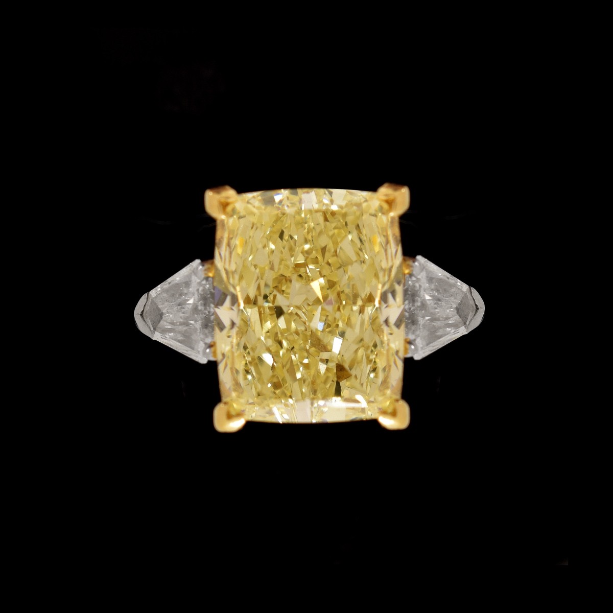 Graff 8.54ct Fancy Yellow Diamond Ring