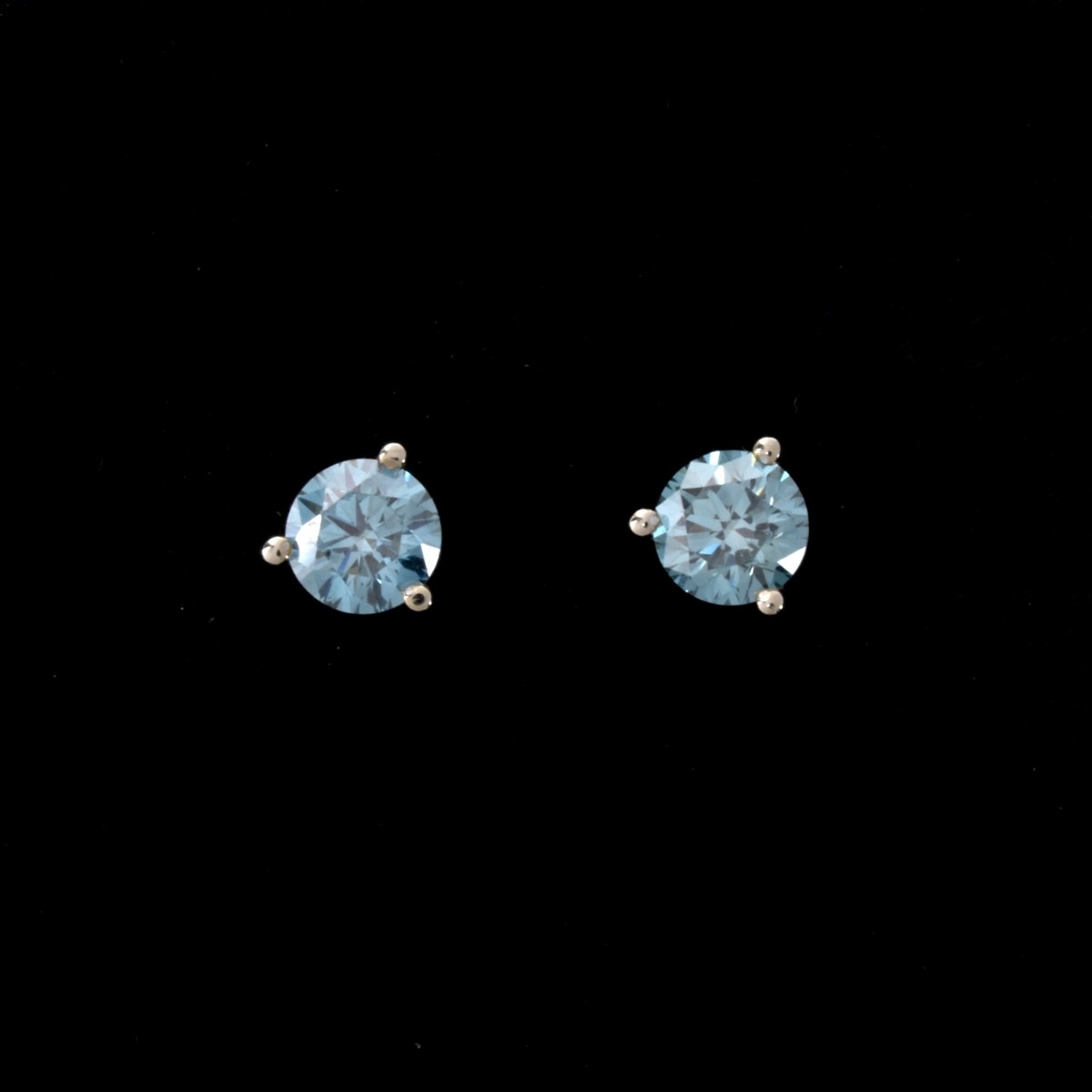 1.06 Carat Blue Diamond Ear Studs