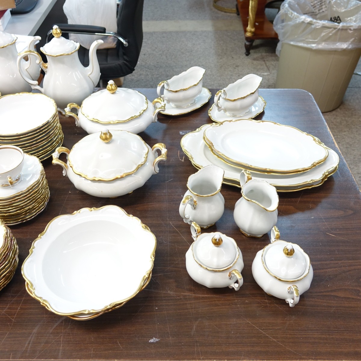 Large Mitteteich Bavaria Dinnerware Service