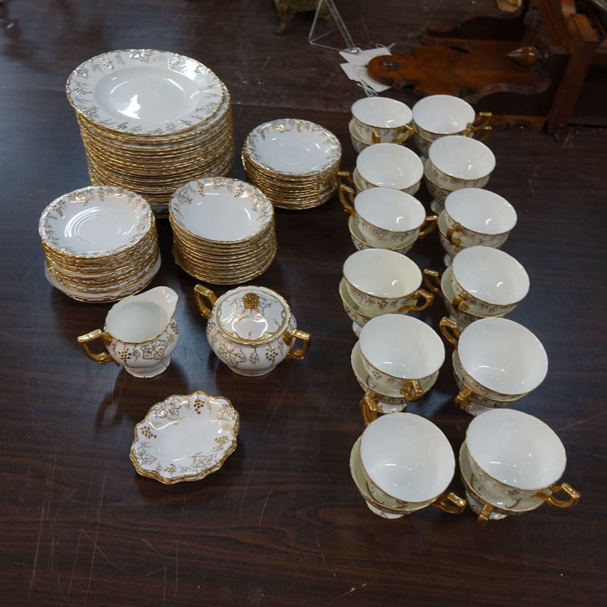 (87) Pc. Royal Crown Derby "Vine Gold" Dinnerware