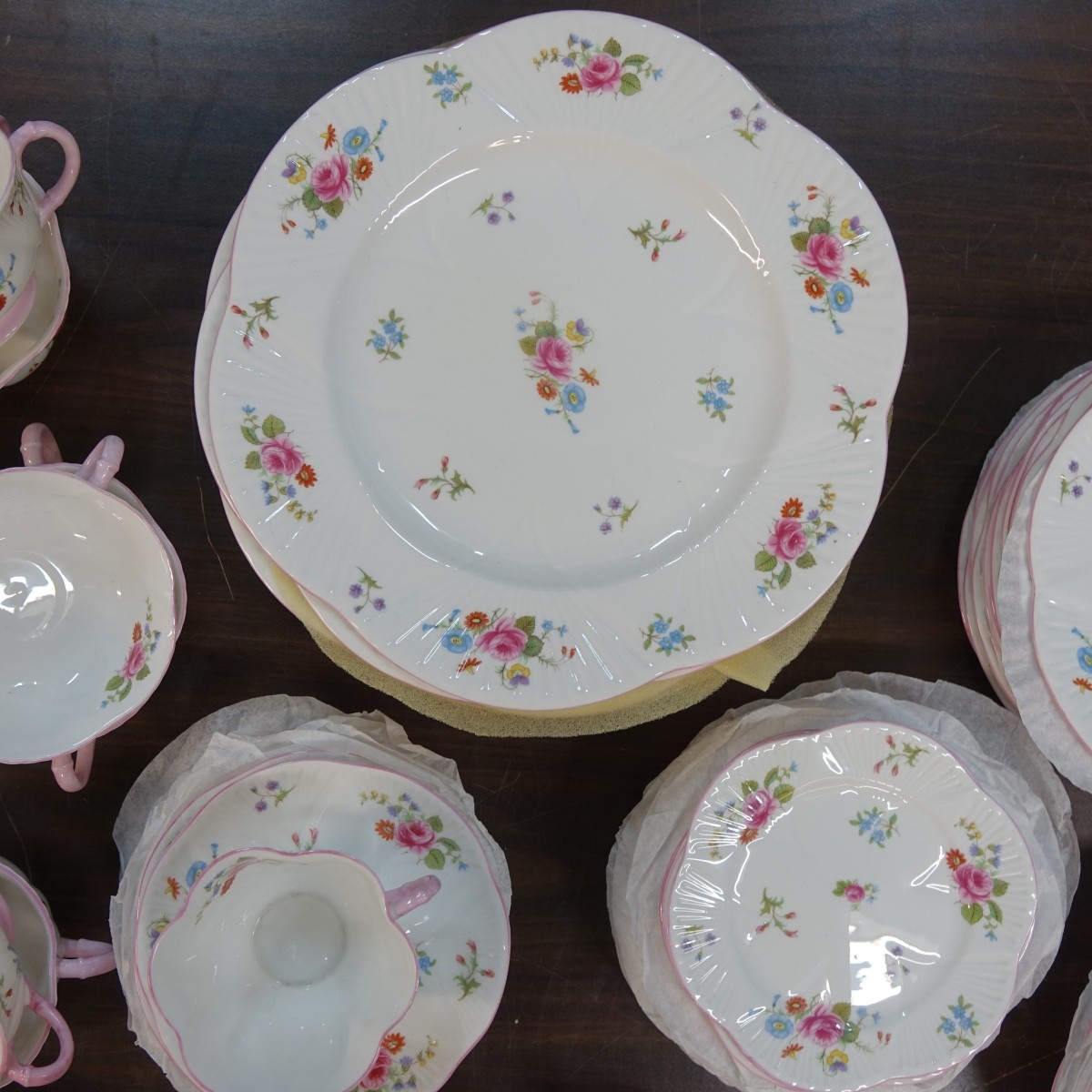 Shelley "Rose and Red Daisy" Dinner Set