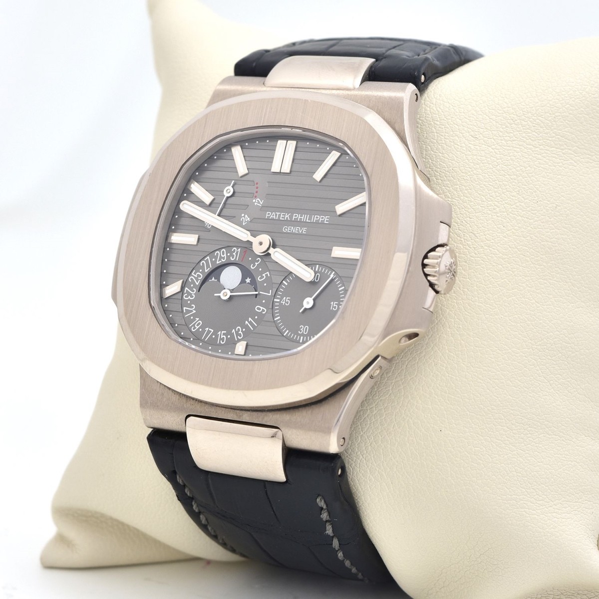 Patek Philippe Nautilus 5712G-001