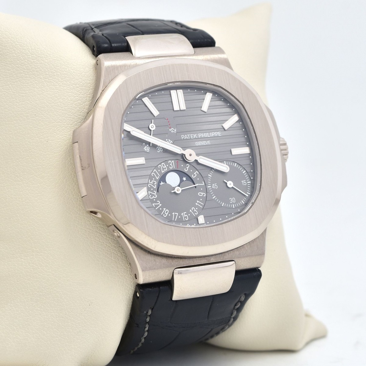 Patek Philippe Nautilus 5712G-001