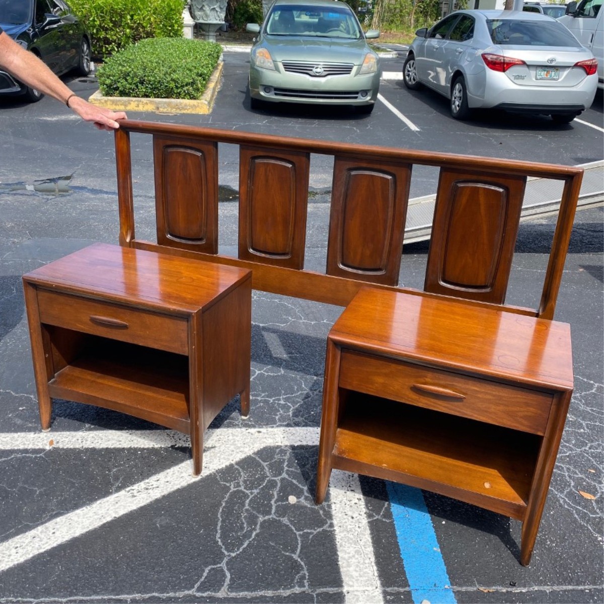 Pair of Broyhill Premier Nightstands & Headboard