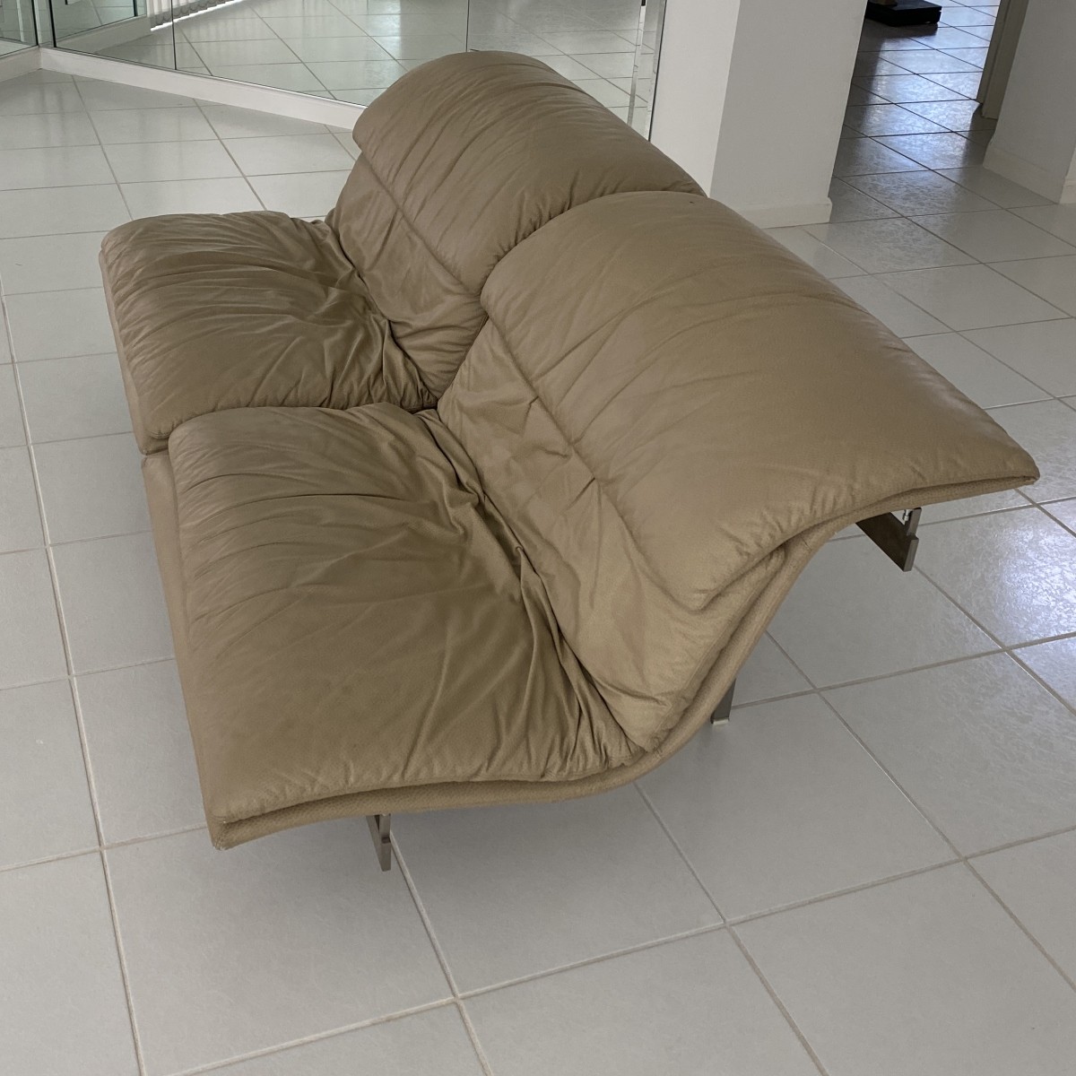Saporiti Leather "Wave" Two-Part Sofa