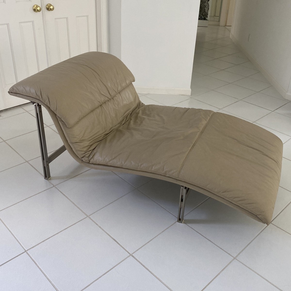 Saporiti Leather "Wave" Lounge Chair