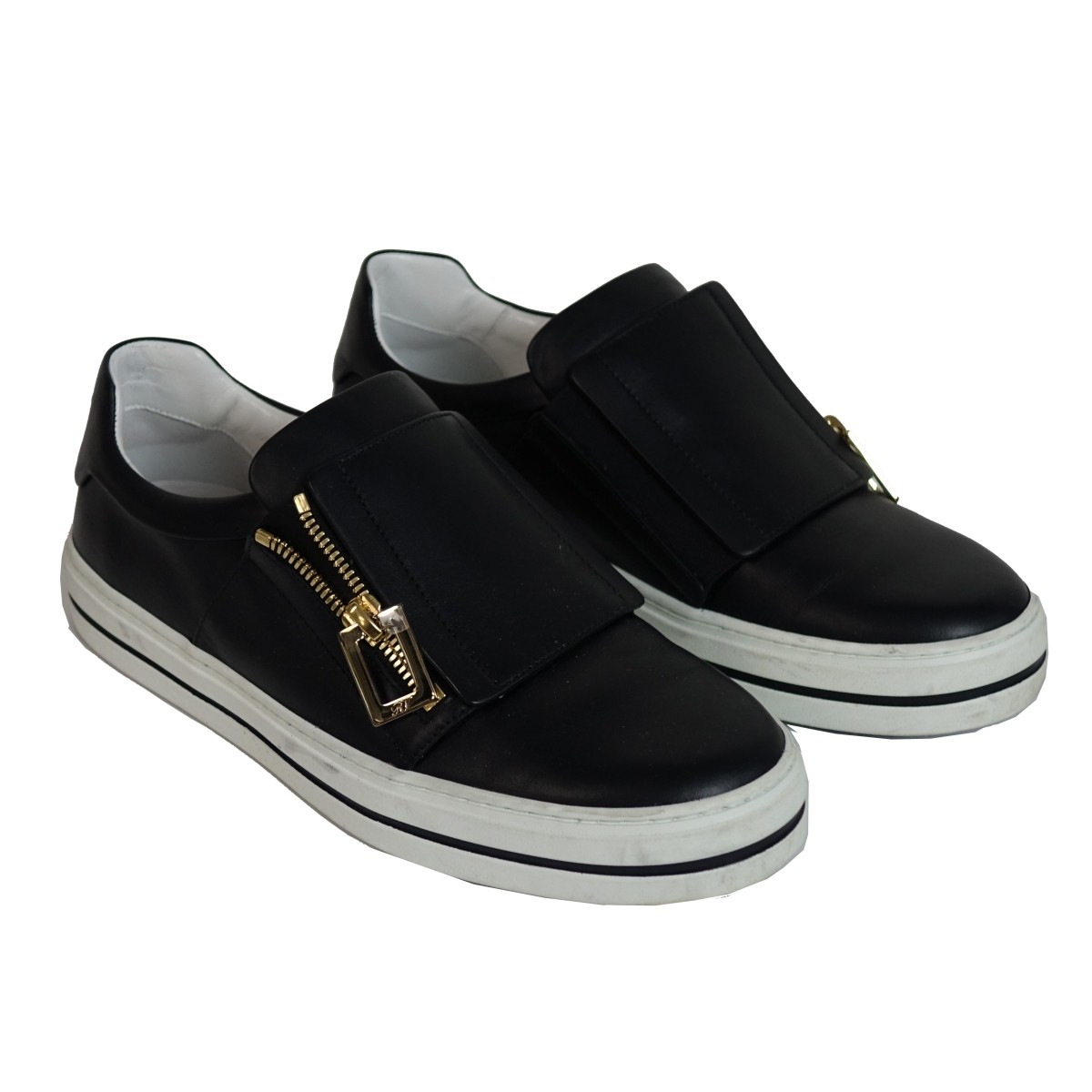 Roger Vivier Sneakers | Kodner Auctions