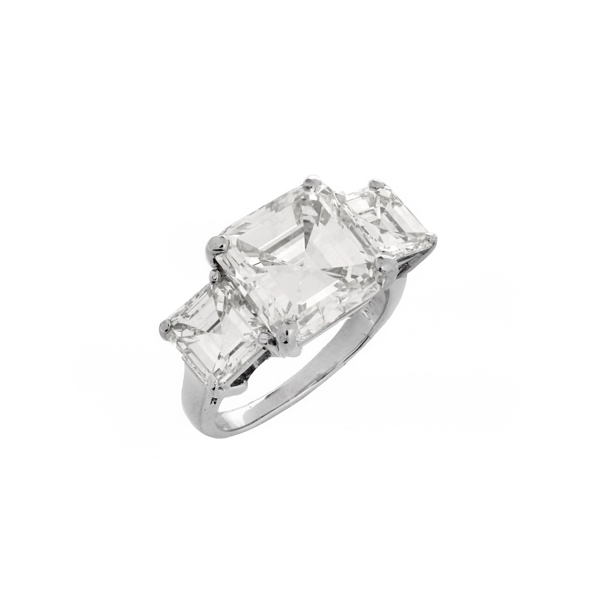 HRD 7.51ct Diamond and Platinum Ring