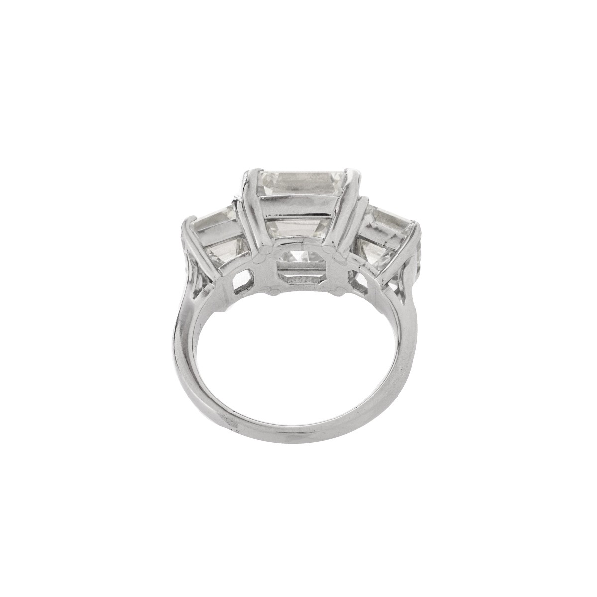 HRD 7.51ct Diamond and Platinum Ring