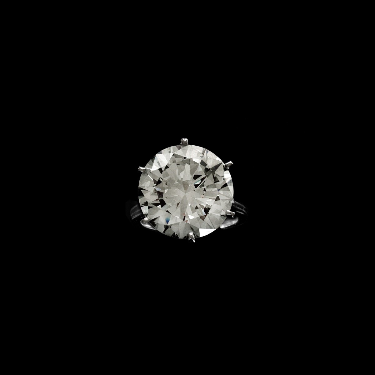 15.37ct Diamond and Platinum Ring