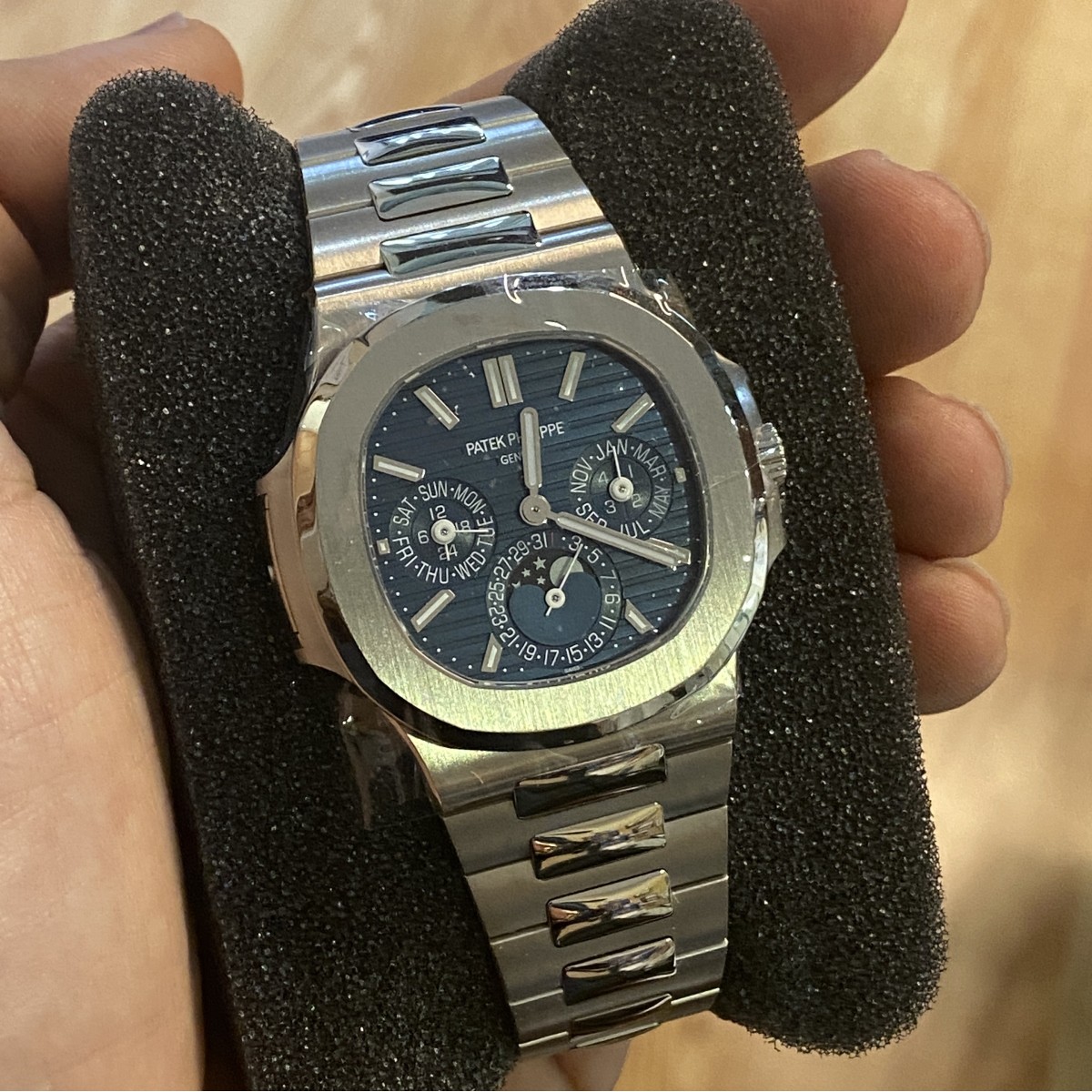 Patek Philippe Nautilus 5740/1G-001