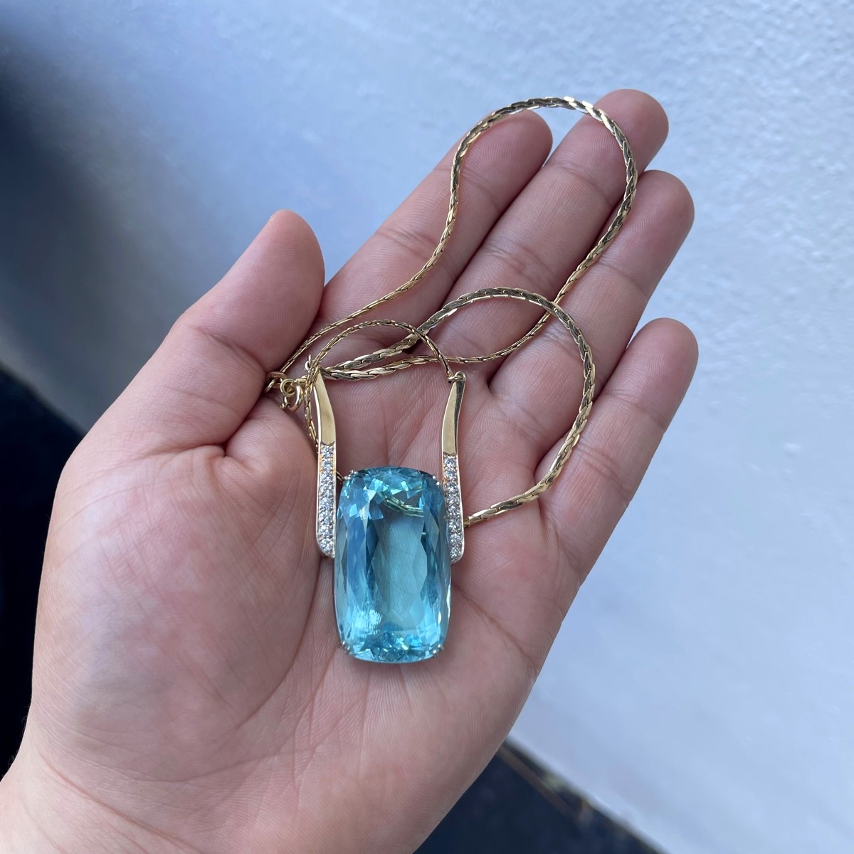 GIA Aquamarine Pendant Necklace