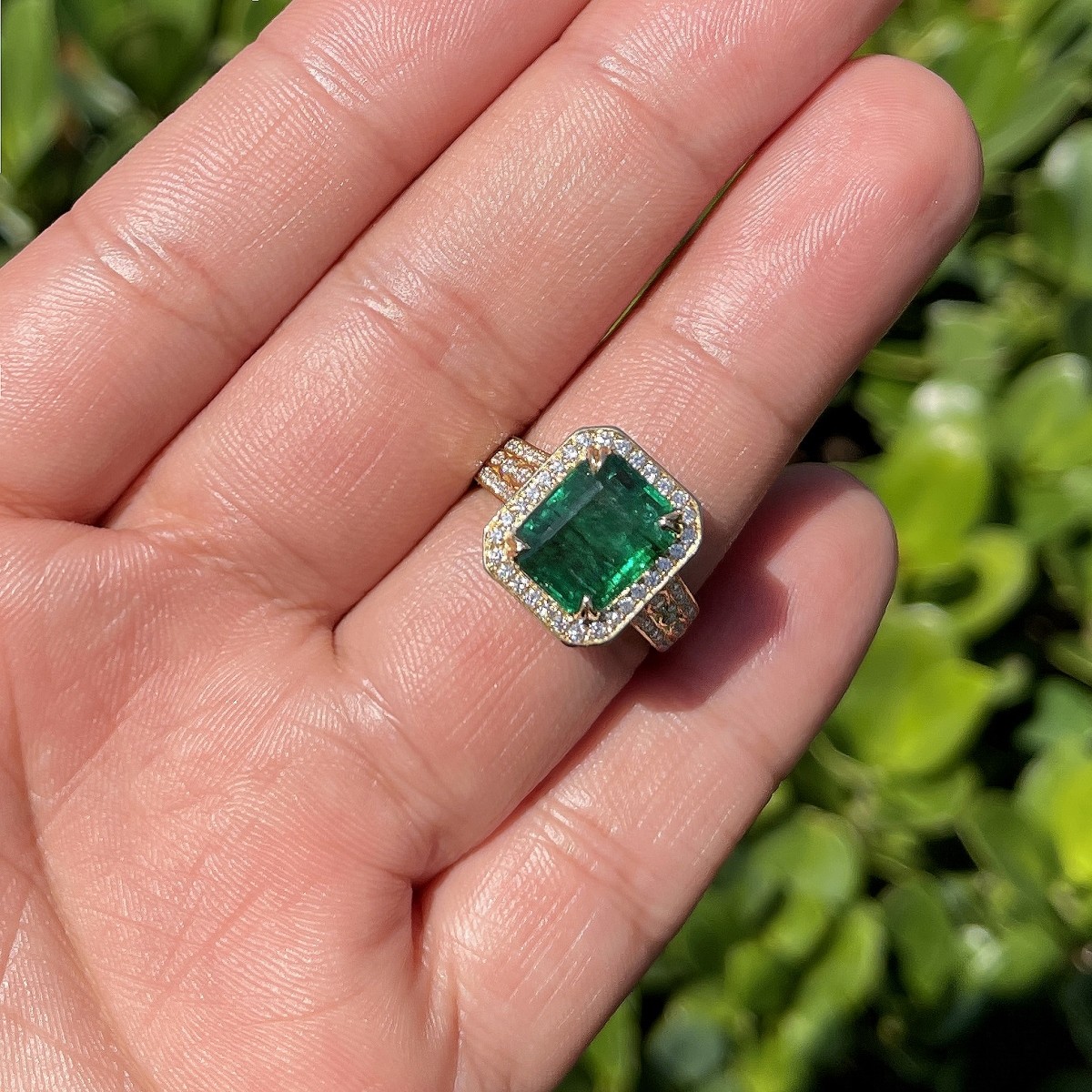 Emerald, Diamond and 18K Ring