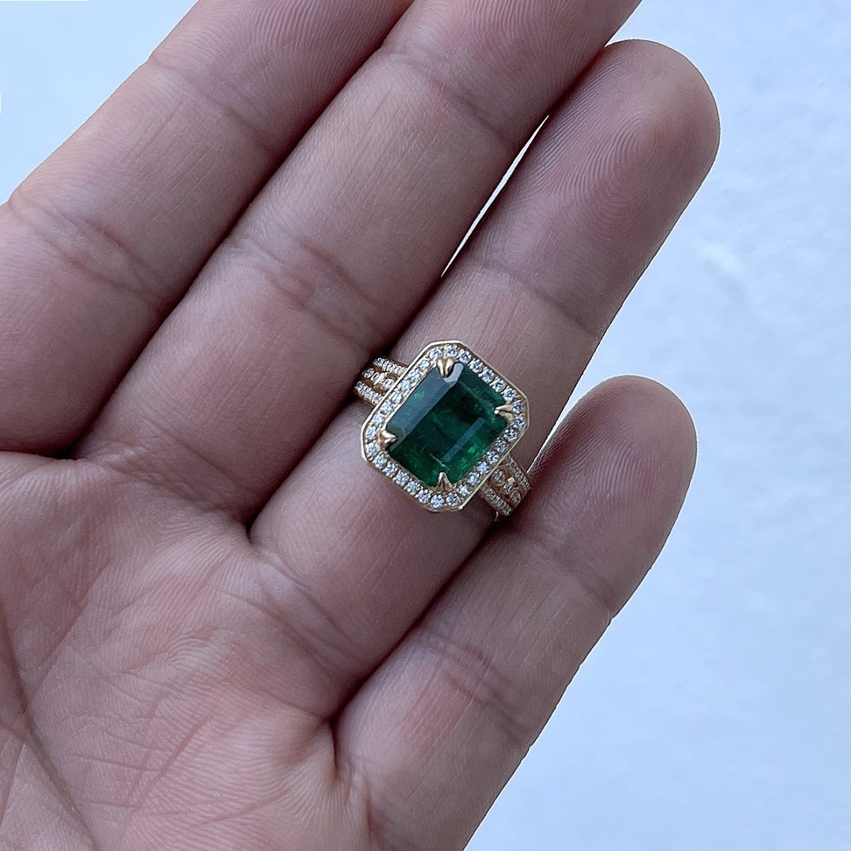 Emerald, Diamond and 18K Ring