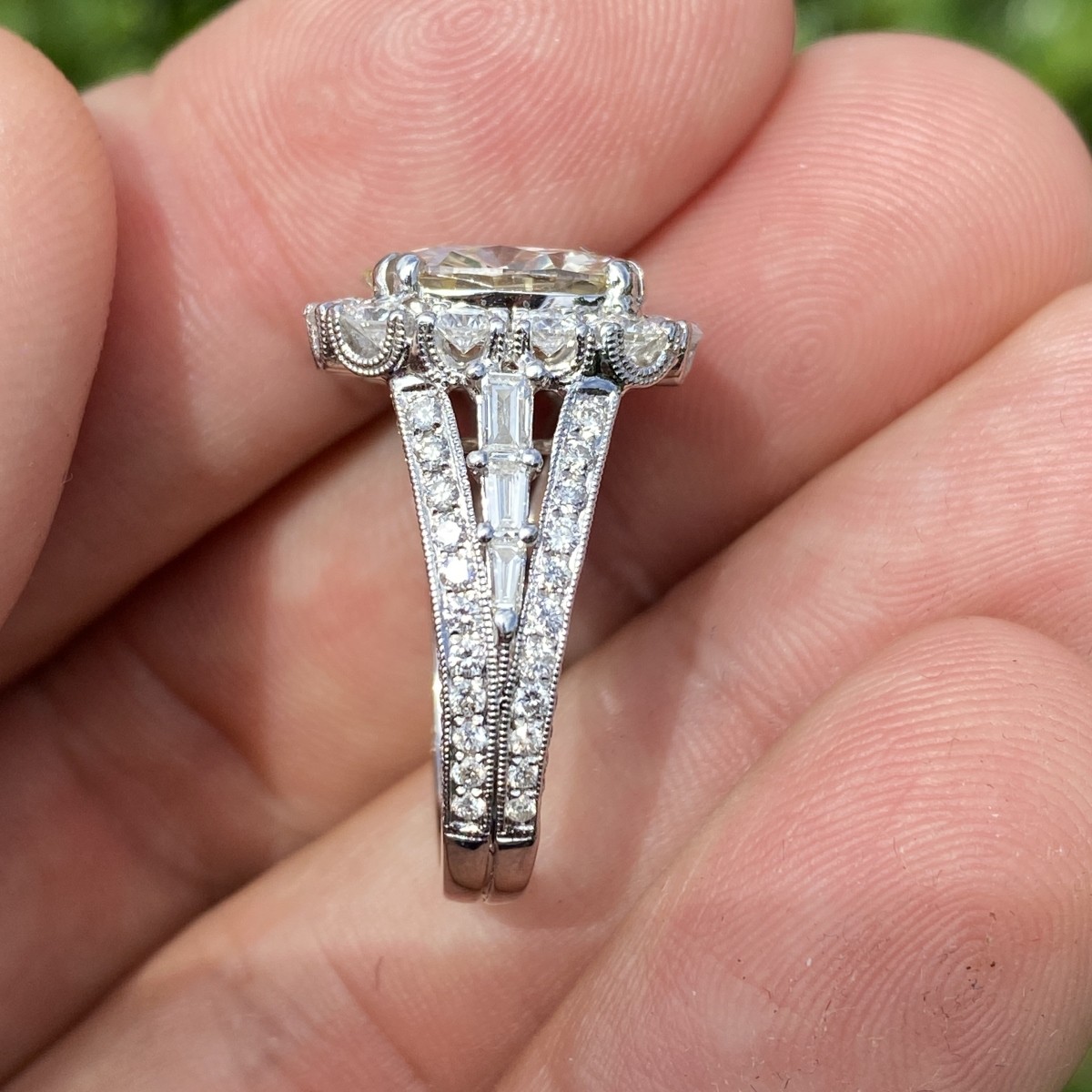 7.01ct Diamond and 18K Ring