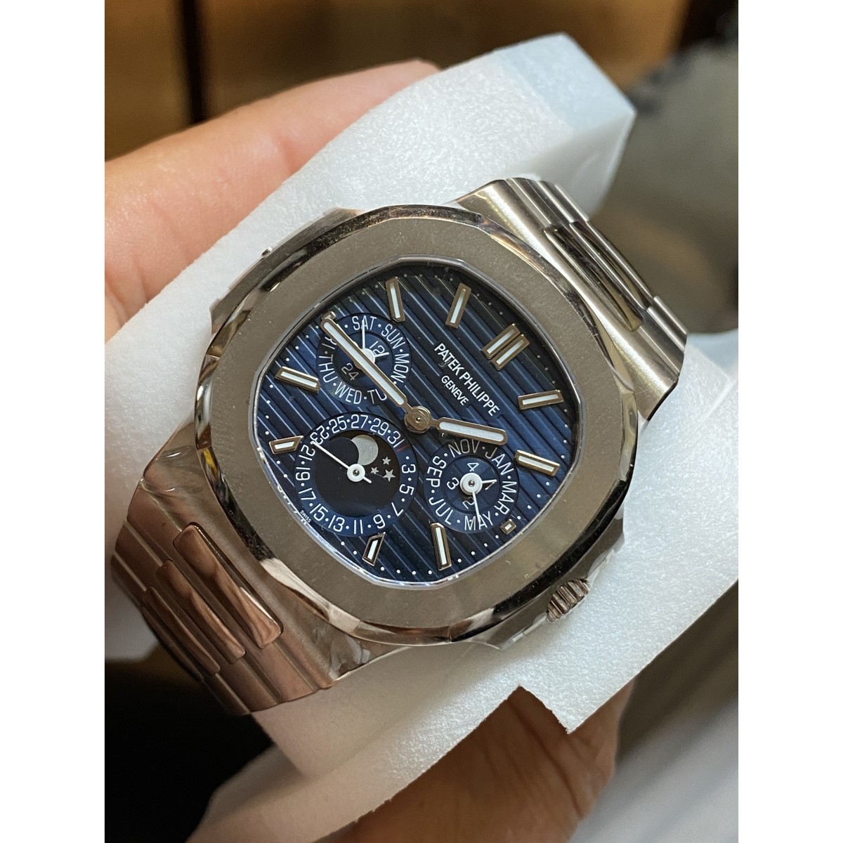 Patek Philippe Nautilus 5740/1G-001