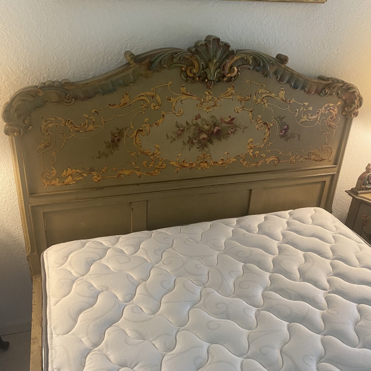 Venetian Bed