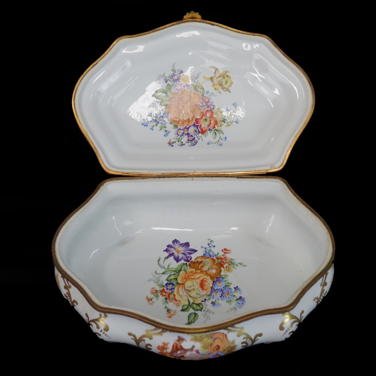 Dresser Box