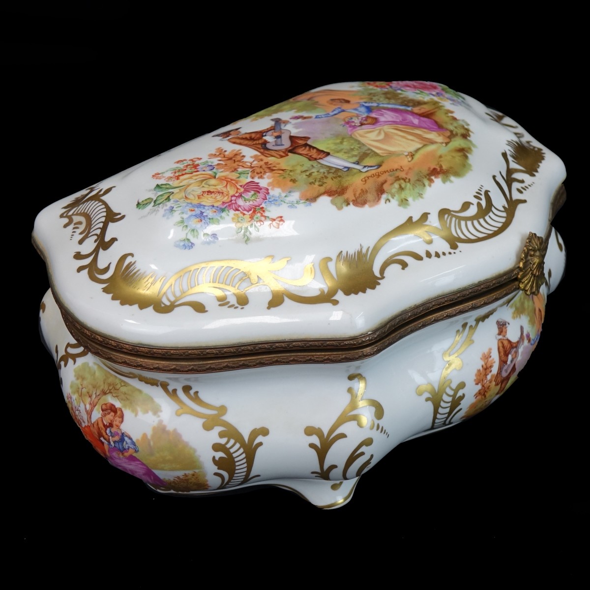 Dresser Box