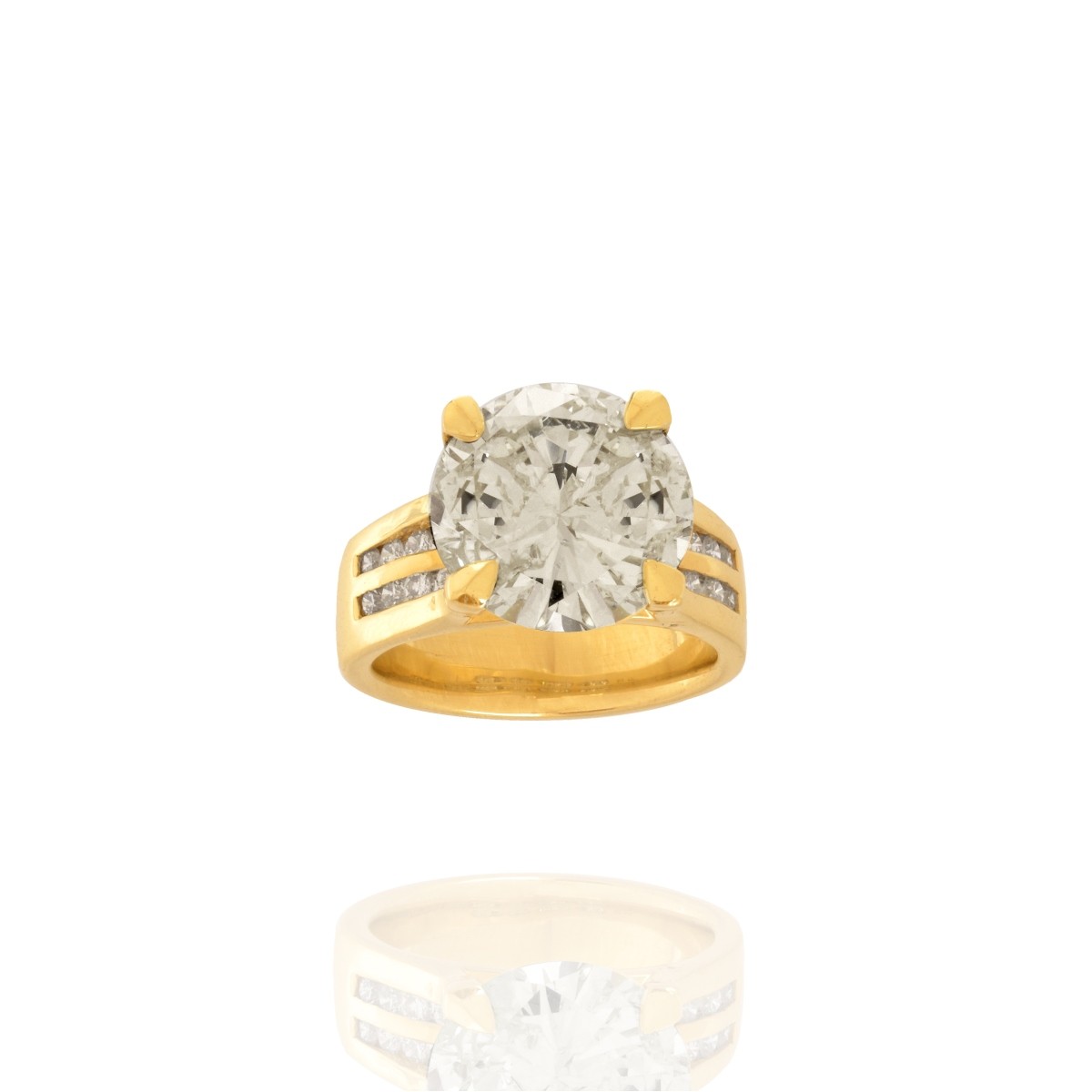 Diamond and 18K Ring