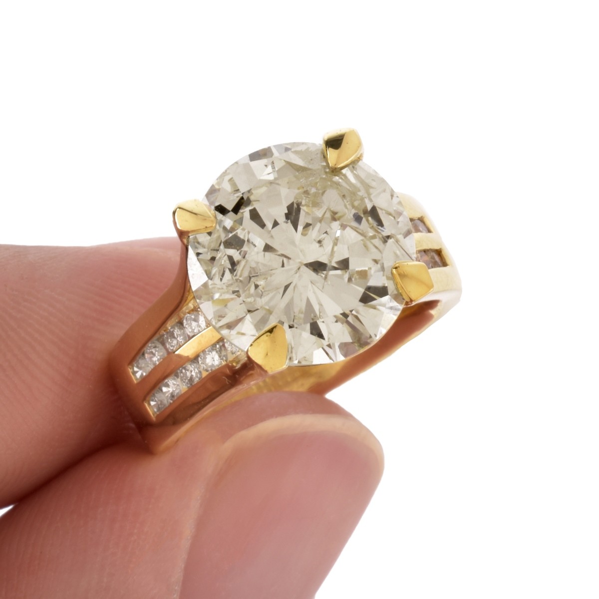 Diamond and 18K Ring