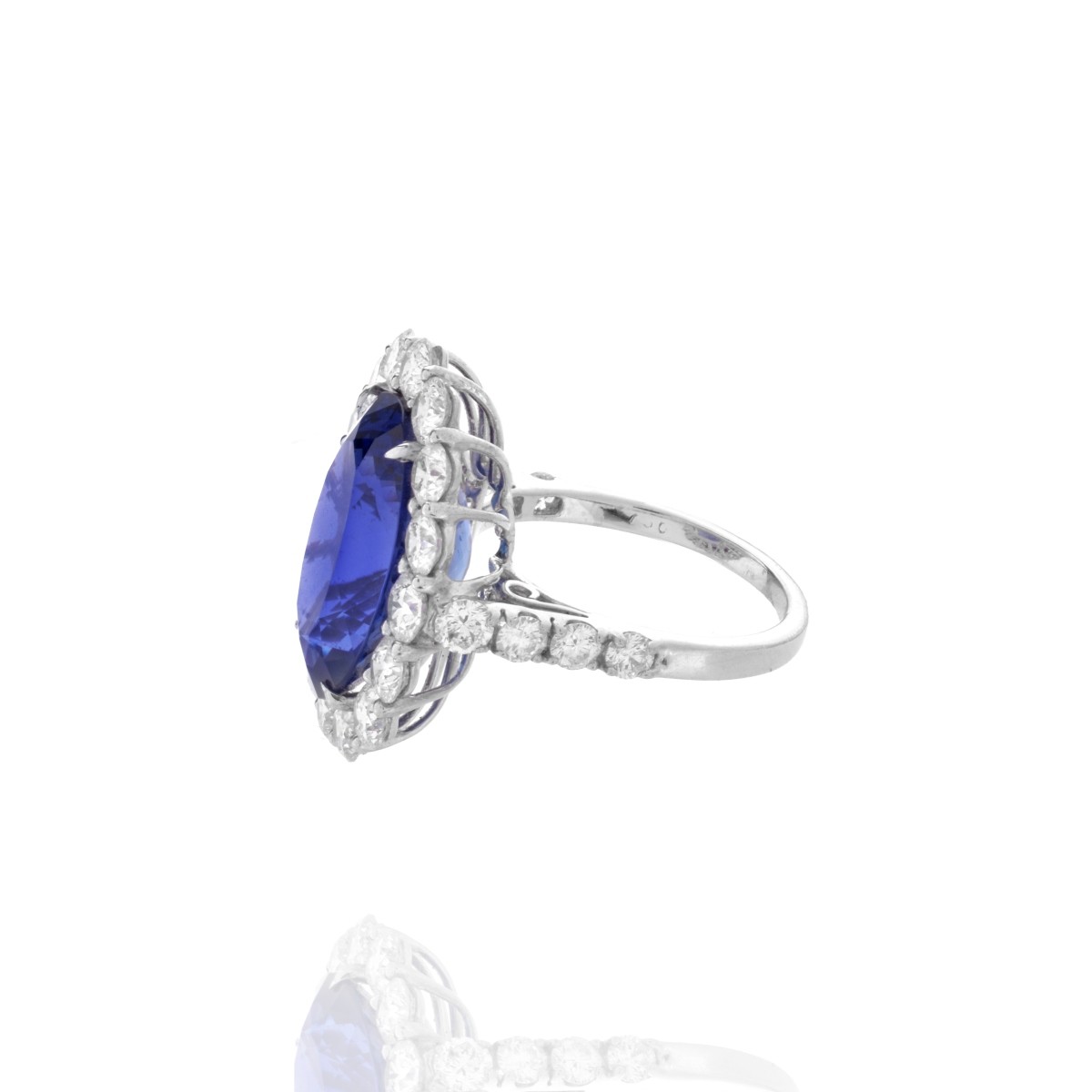 Tanzanite, Diamond and 18K Ring