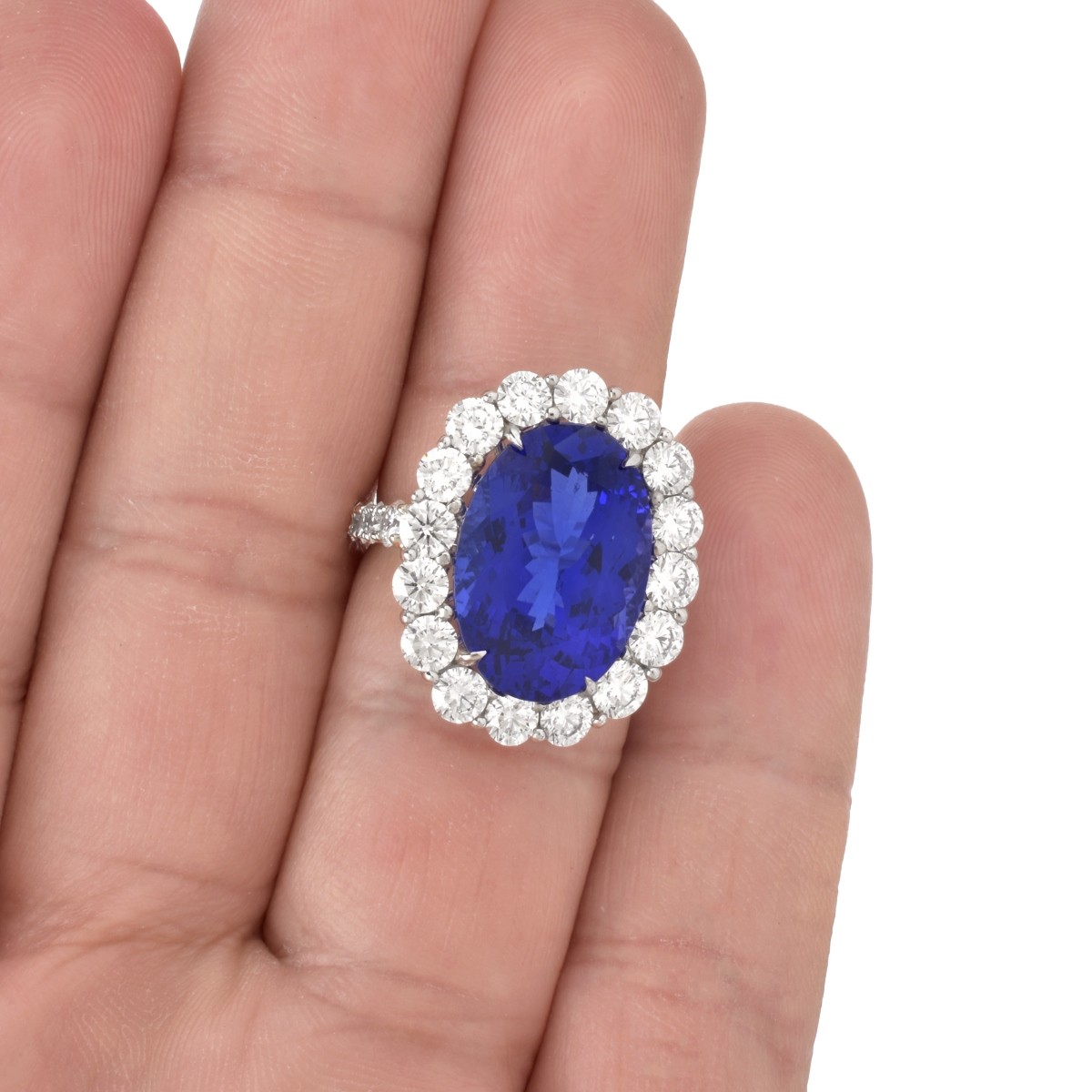 Tanzanite, Diamond and 18K Ring