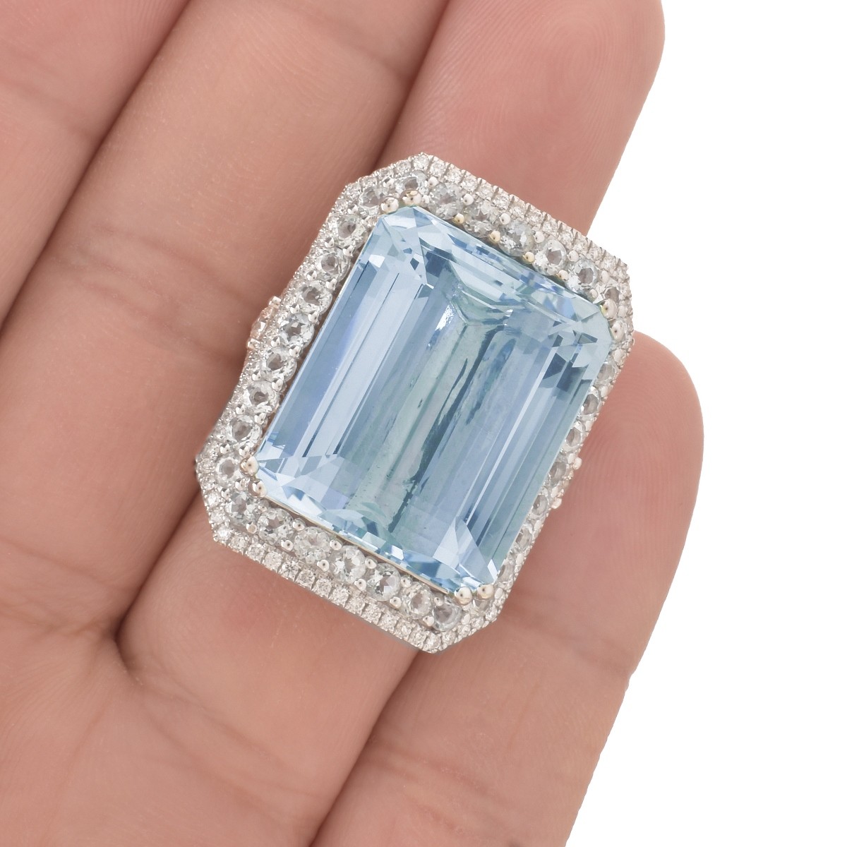 Aquamarine, Diamond and 18K Ring