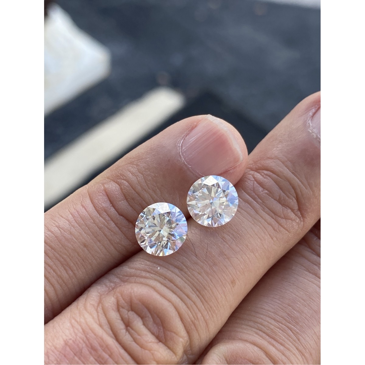 GIA 2.50ct and 2.52ct Diamonds