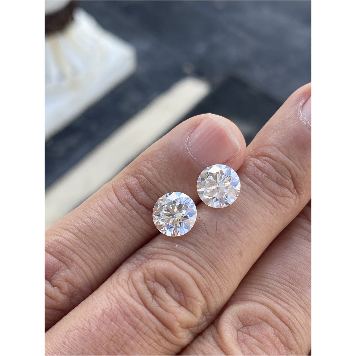 GIA 2.50ct and 2.52ct Diamonds