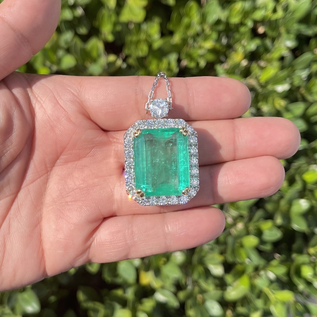 AGL/GIA Emerald and Diamond Necklace