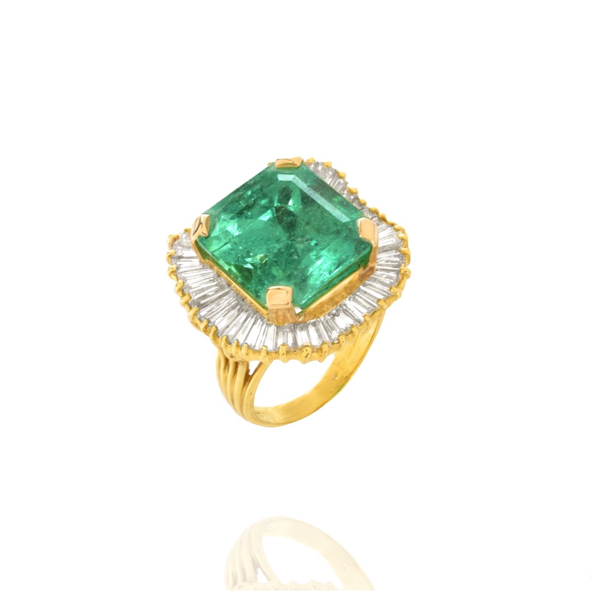 AGL Emerald, Diamond and 18K Ring