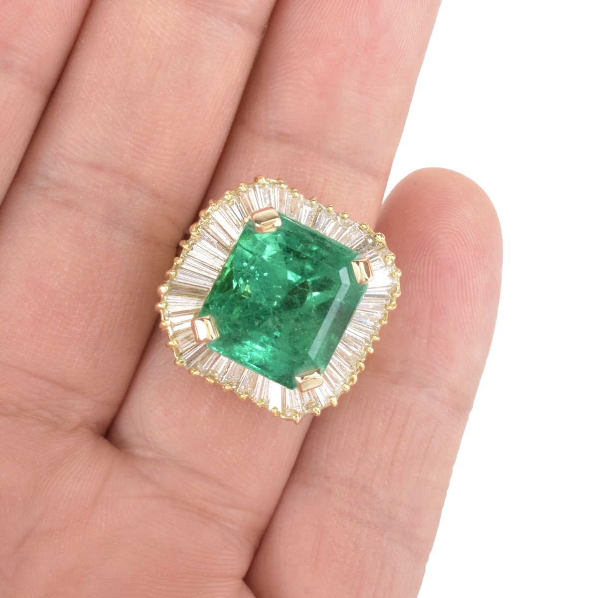 AGL Emerald, Diamond and 18K Ring