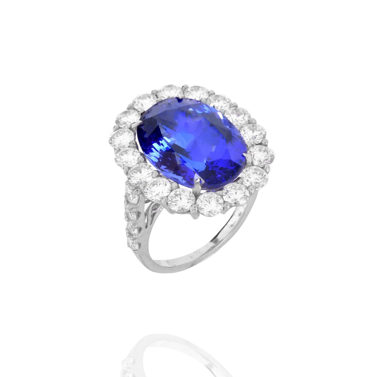 Tanzanite, Diamond and 18K Ring