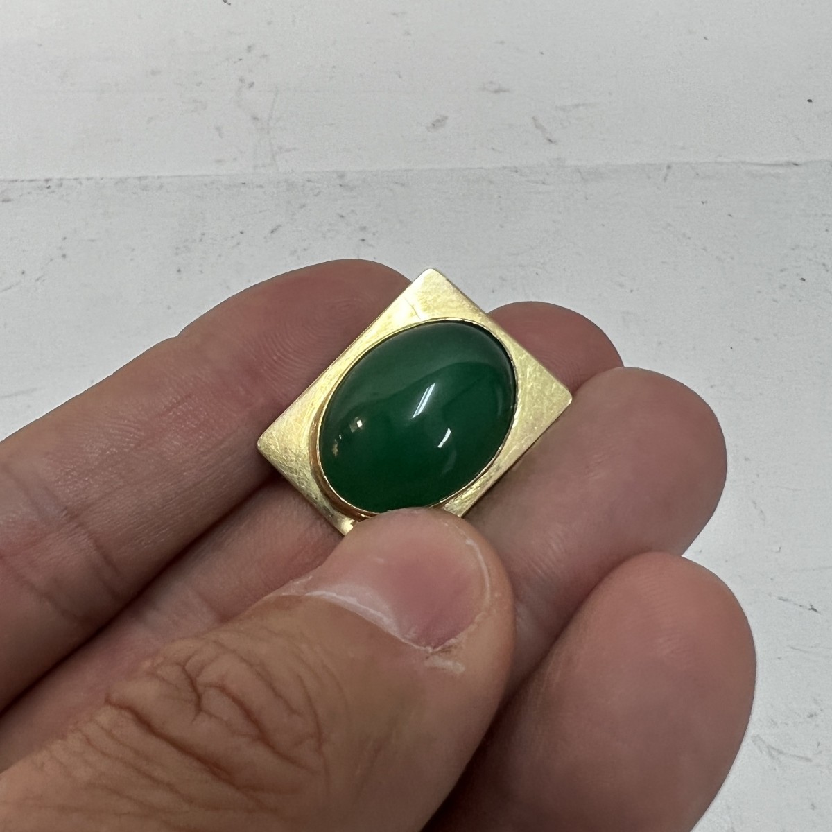 Chrysoprase and 14K Pin