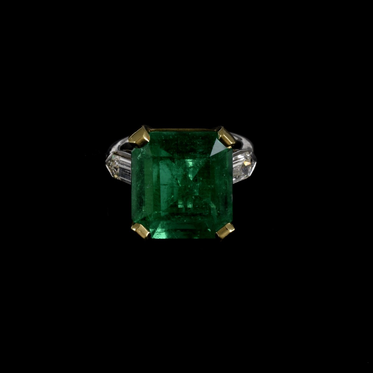 Emerald, Diamond and Platinum Ring