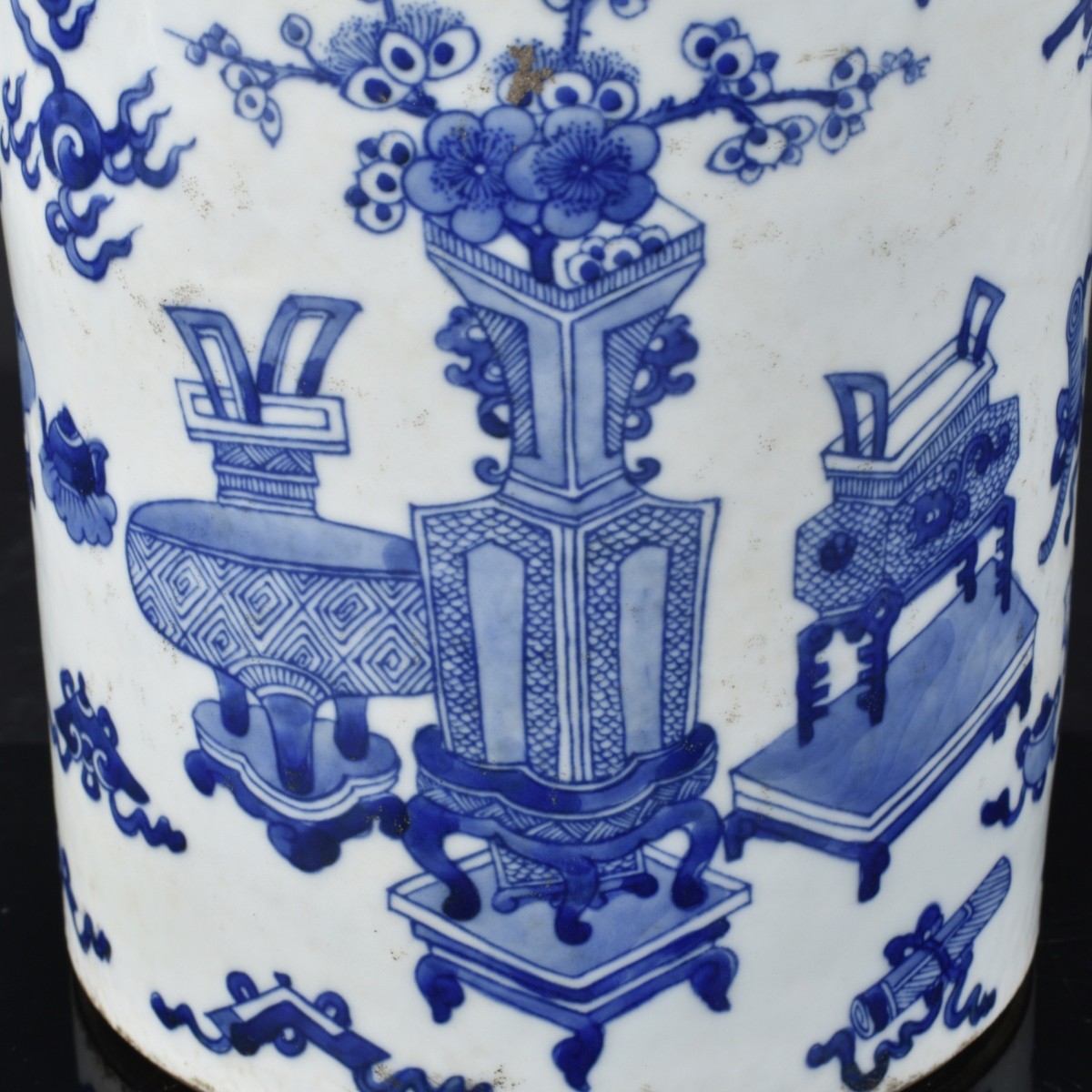 Chinese Porcelain Brush Pot.