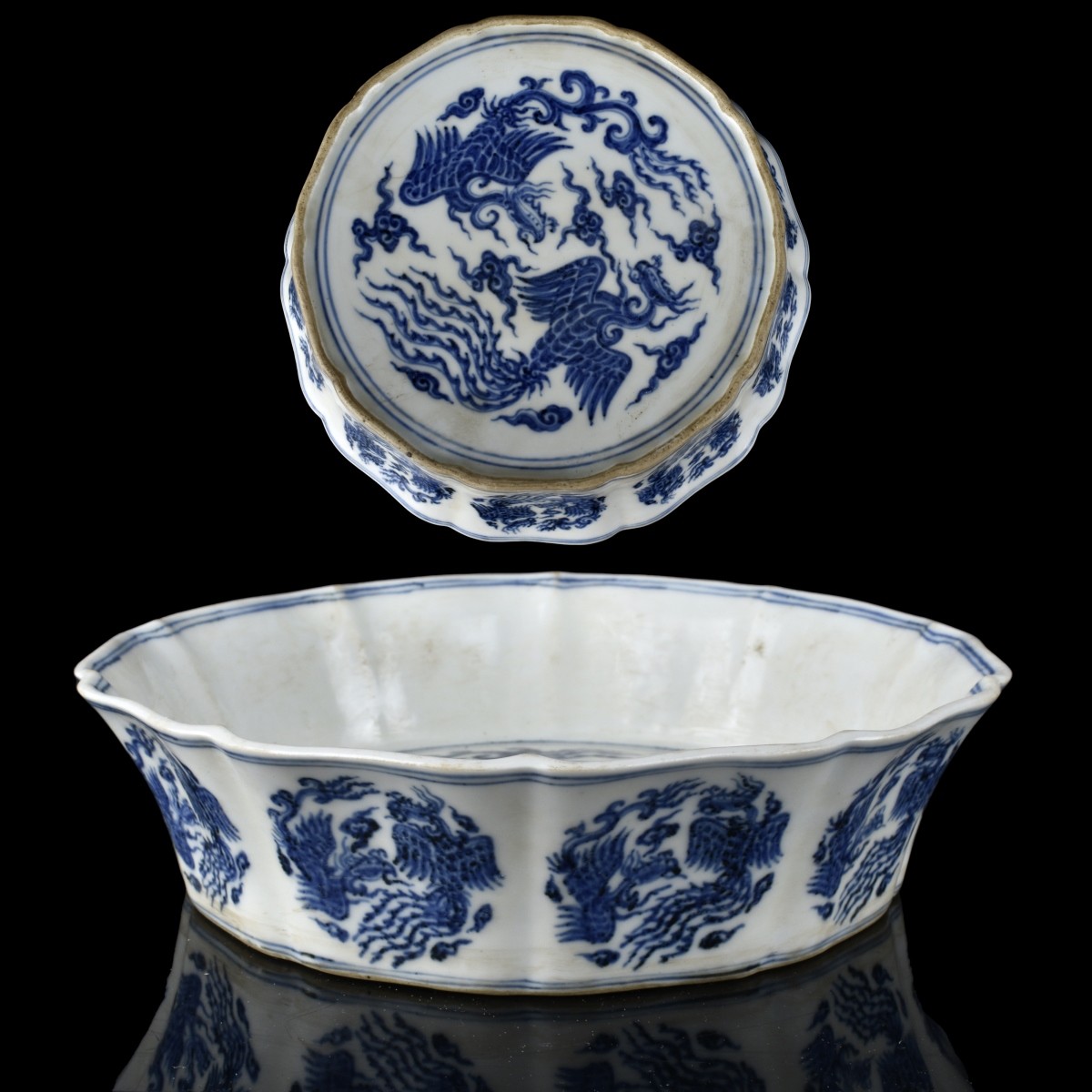 Two Chinese Porcelain Tableware