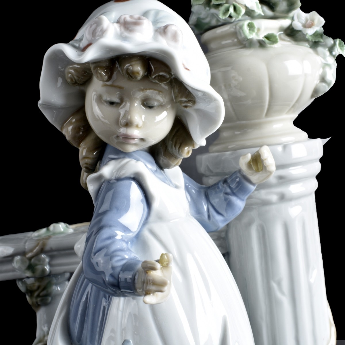 Lladro Figural Group