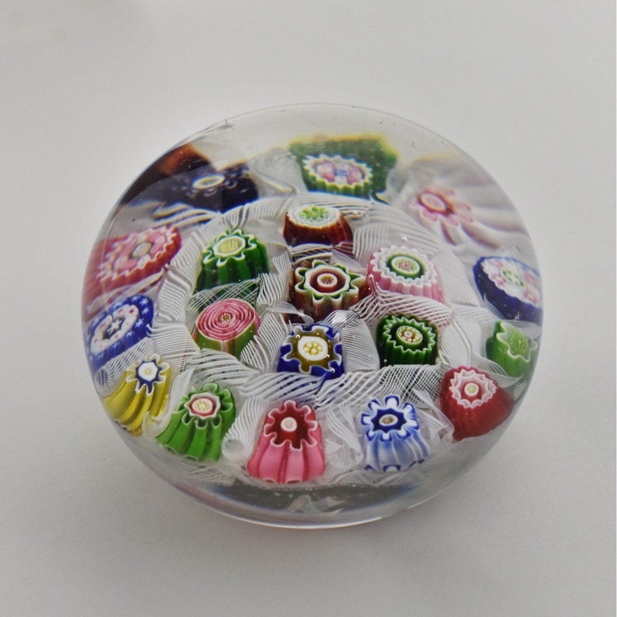 Clichy Paperweight Muslin Ground