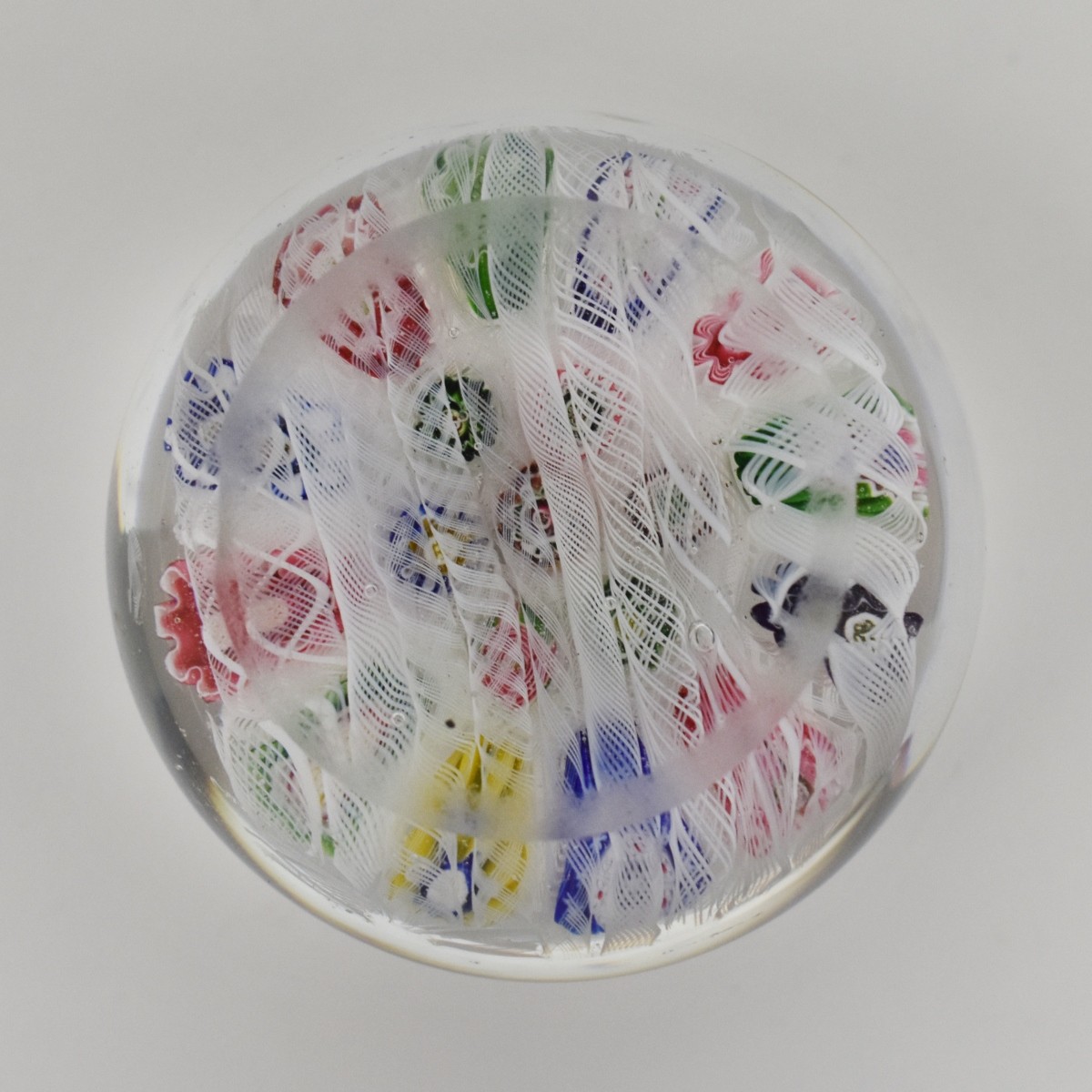 Clichy Paperweight Muslin Ground