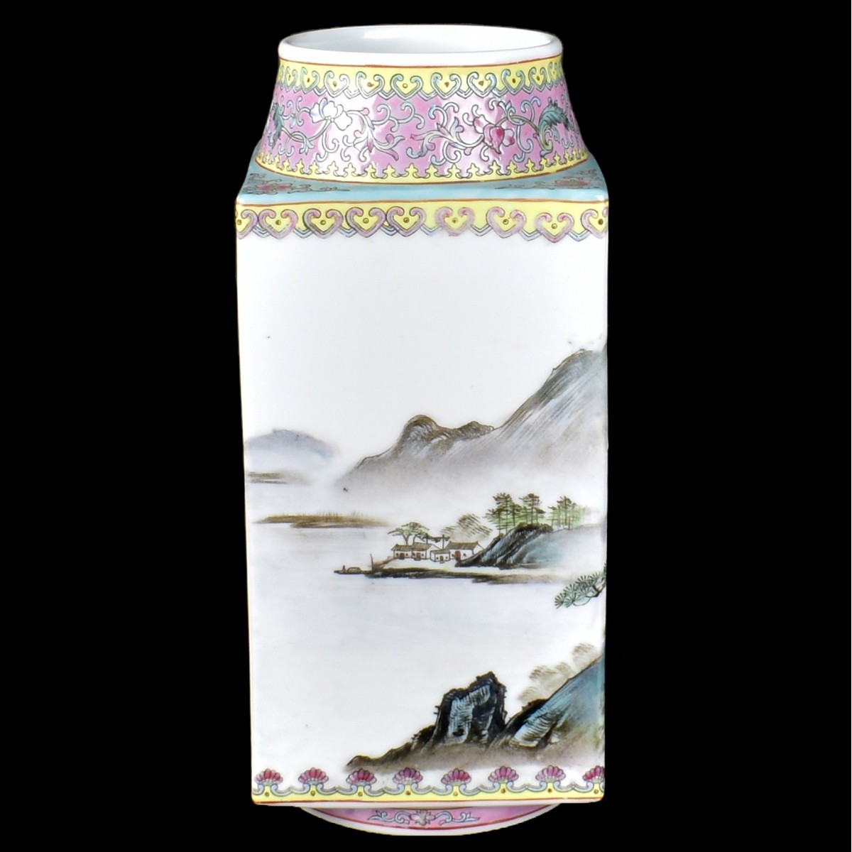 Chinese Republic Period Porcelain Vase