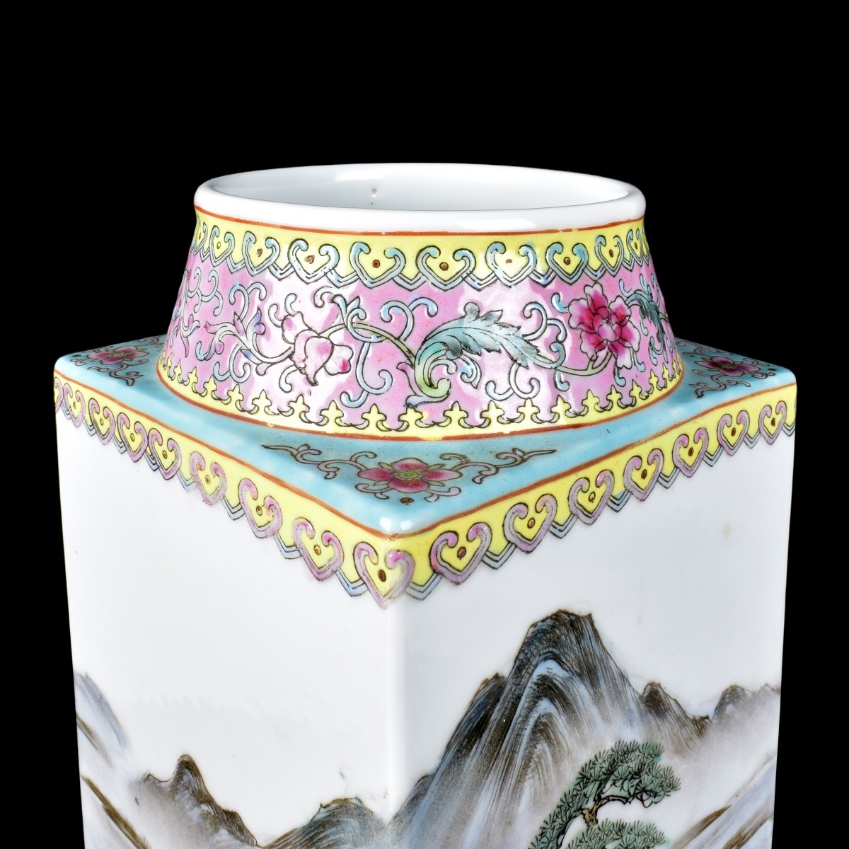 Chinese Republic Period Porcelain Vase