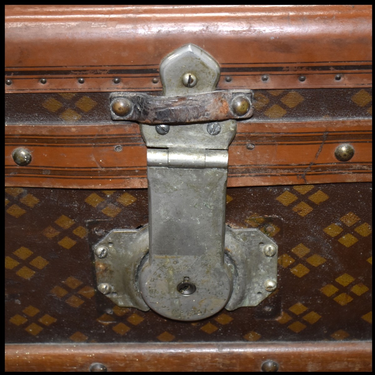 Aux Etats Unis Steamer Trunk