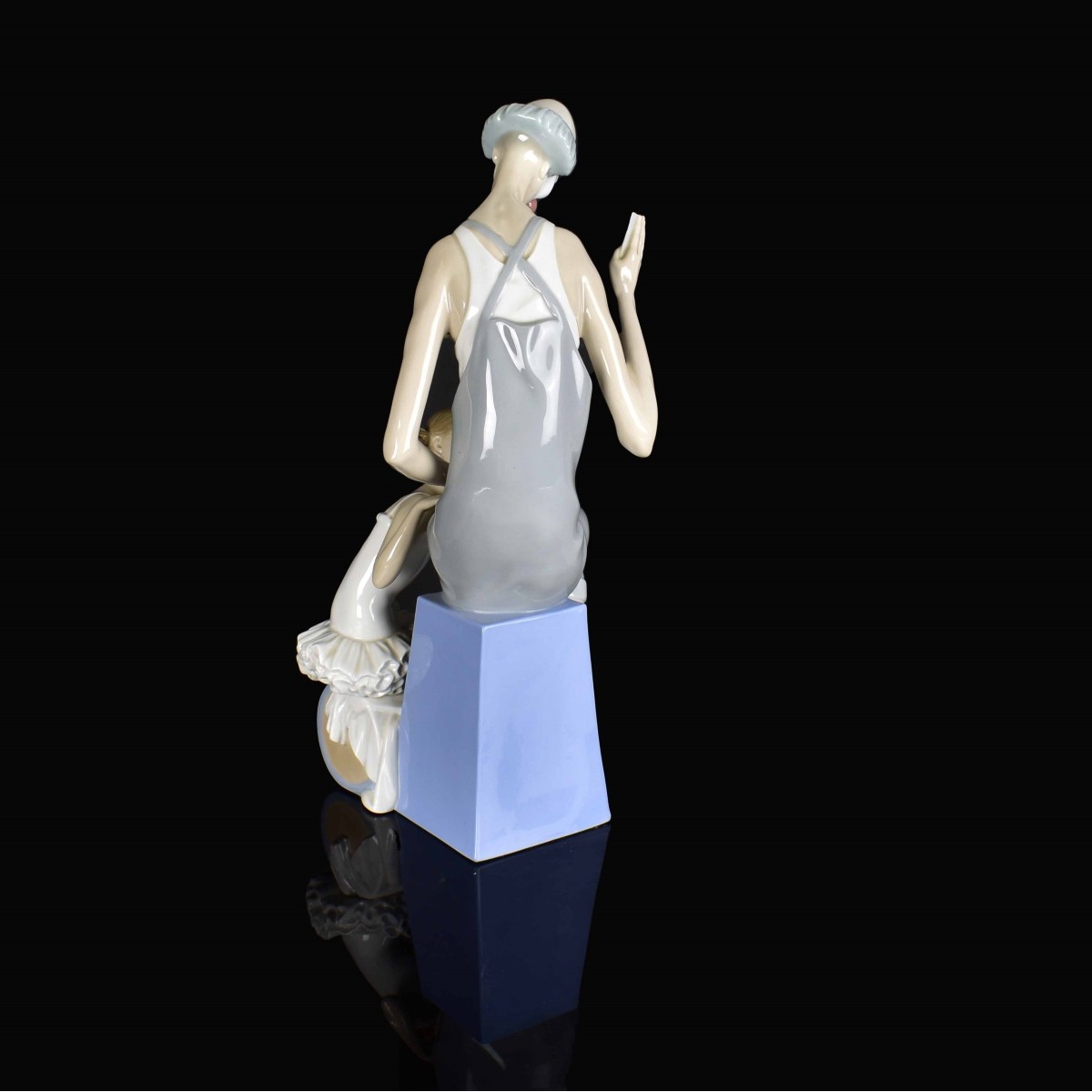 Large Lladro Porcelain Figurine