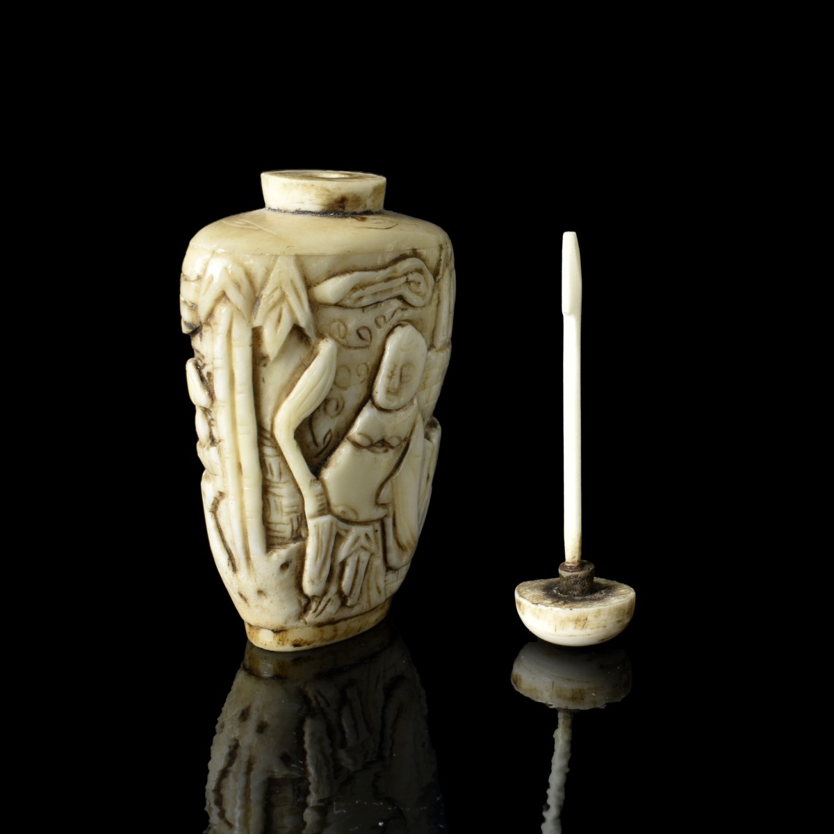 Chinese Carved Snuff Bottle